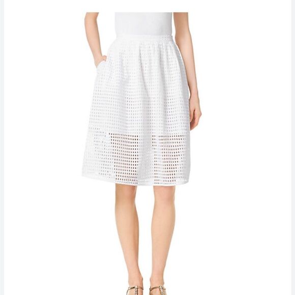 Michael Kors White Eyelet Pleated  Mini Skirt | Size 8 - Picture 1 of 8